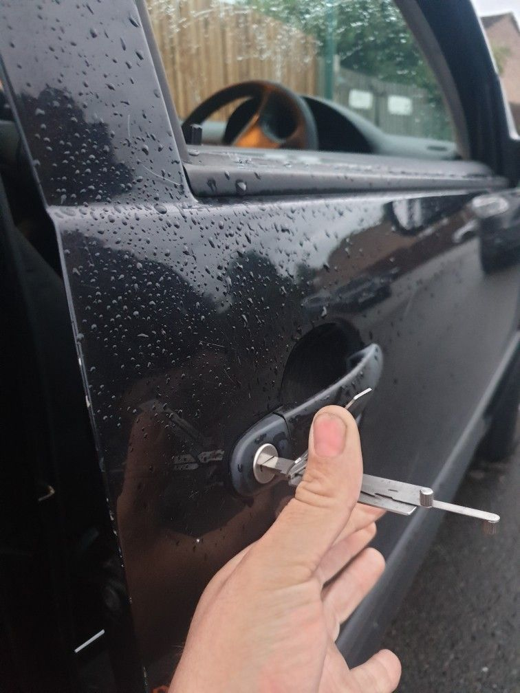 24/7 car key replacement services by AAA&B Locksmith in Waterbury, CT.
